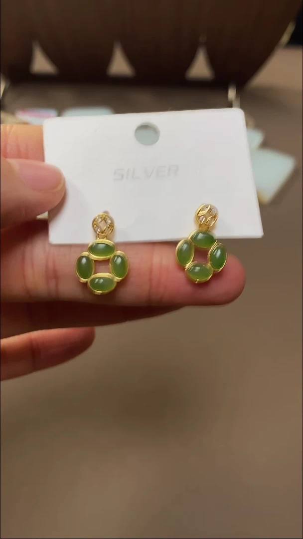 未镶嵌和田玉耳饰和田玉耳坠