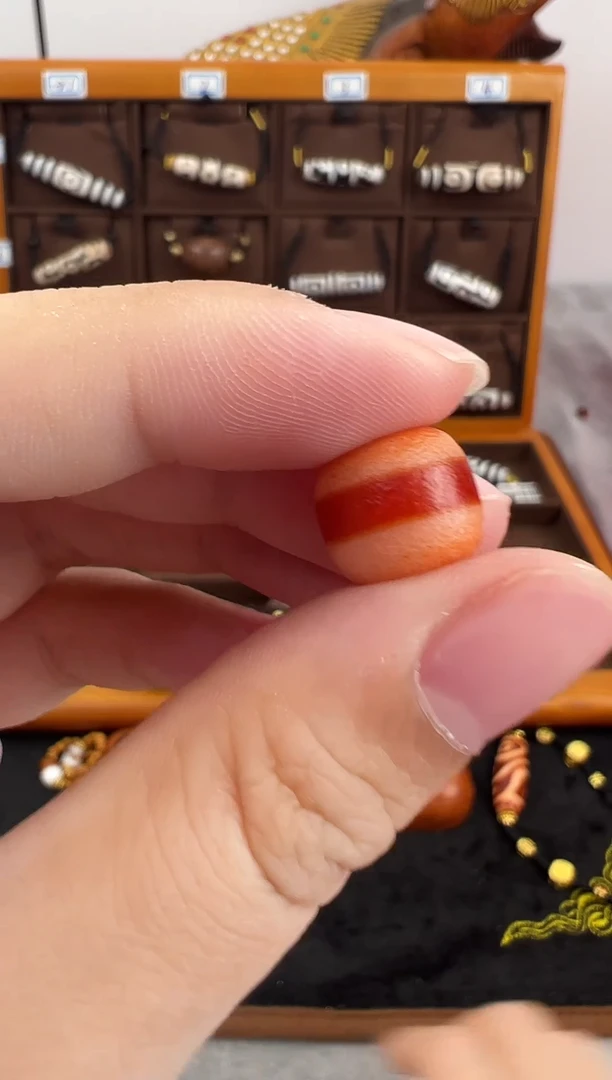 玛瑙/玉髓（覆膜）颈饰未镶嵌10微瑕随机发货