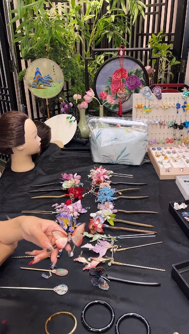 织绣法*利非遗苏绣手工饰品