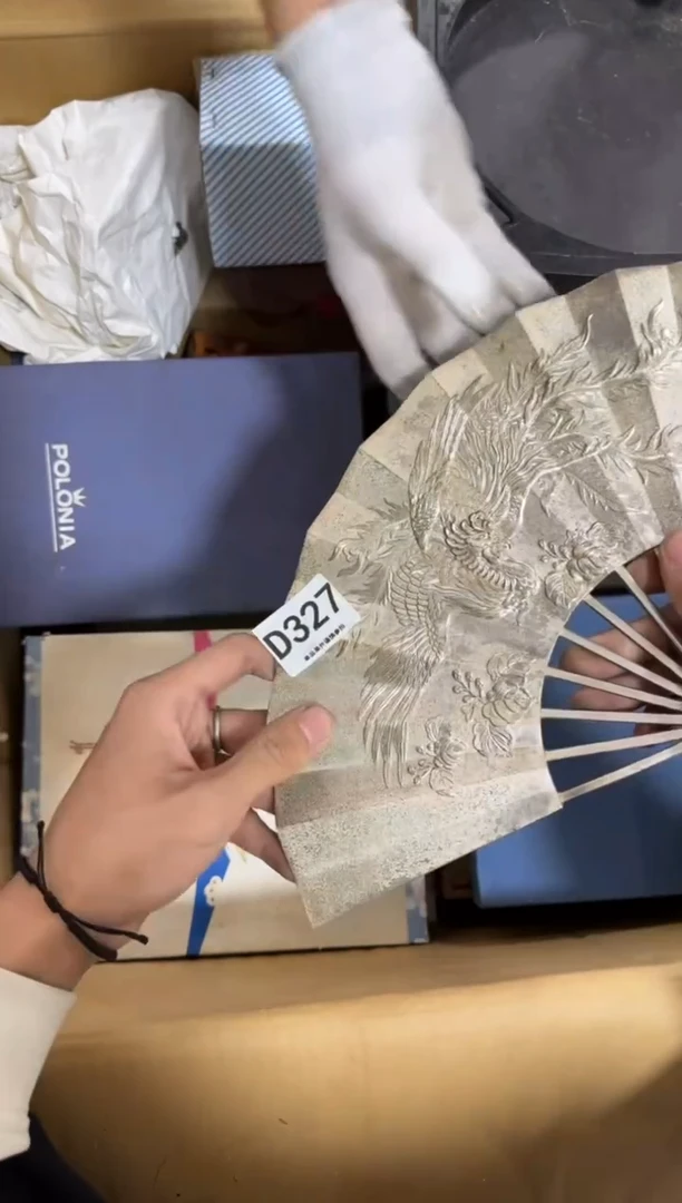 瓷片戴****学327 中古商品，谨慎购买