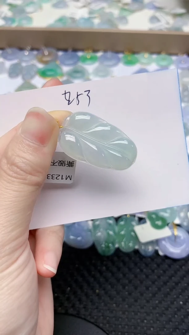 翡翠18K金镶嵌颈饰天然翡翠A货