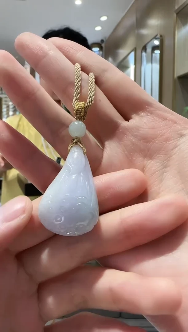 翡翠18K金镶嵌颈饰24