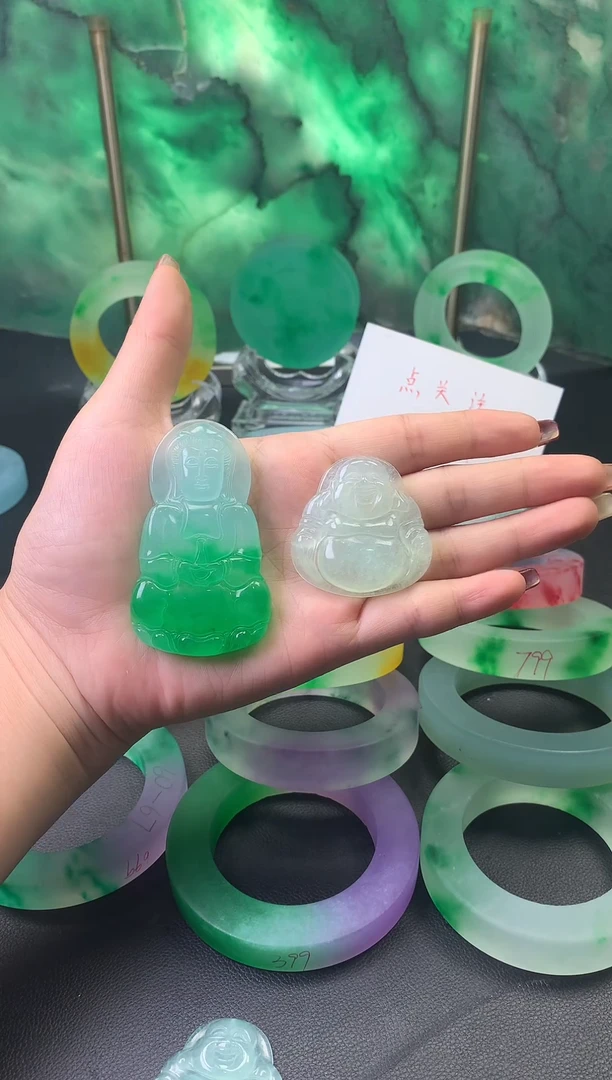 玉?****?石英质玉小佛公