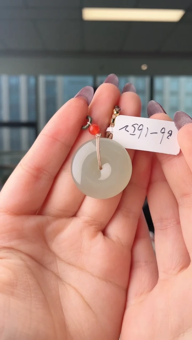 颈饰未镶嵌和田玉扣 1652