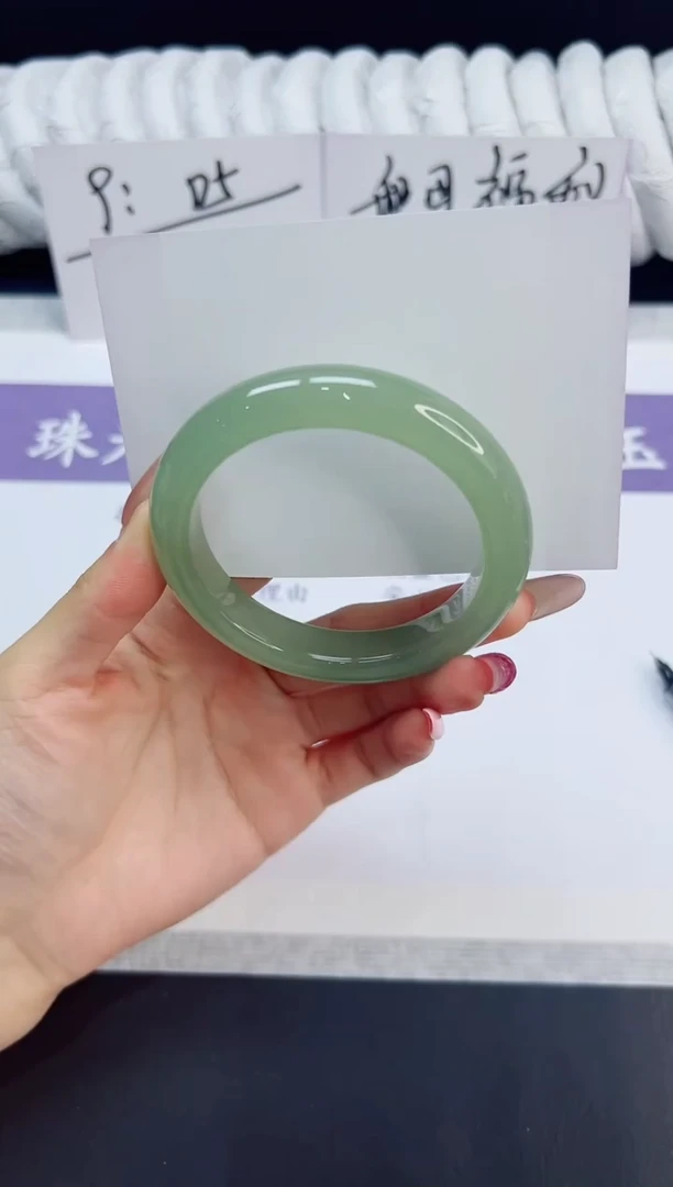 未镶嵌手镯石英质玉112/56.3DL