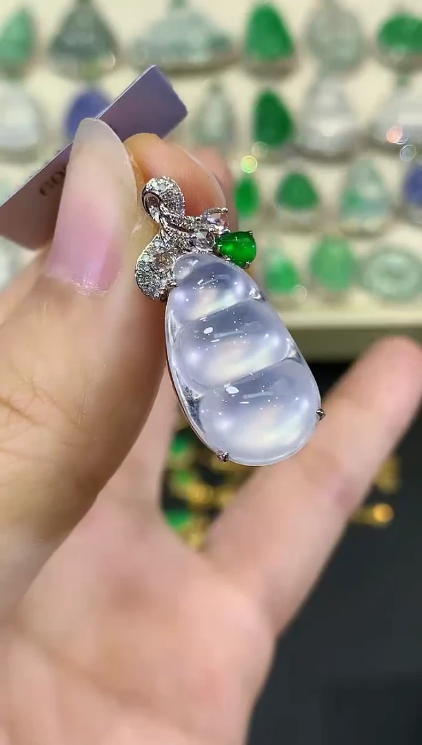 吊坠(不含链)18K金镶嵌翡翠B236