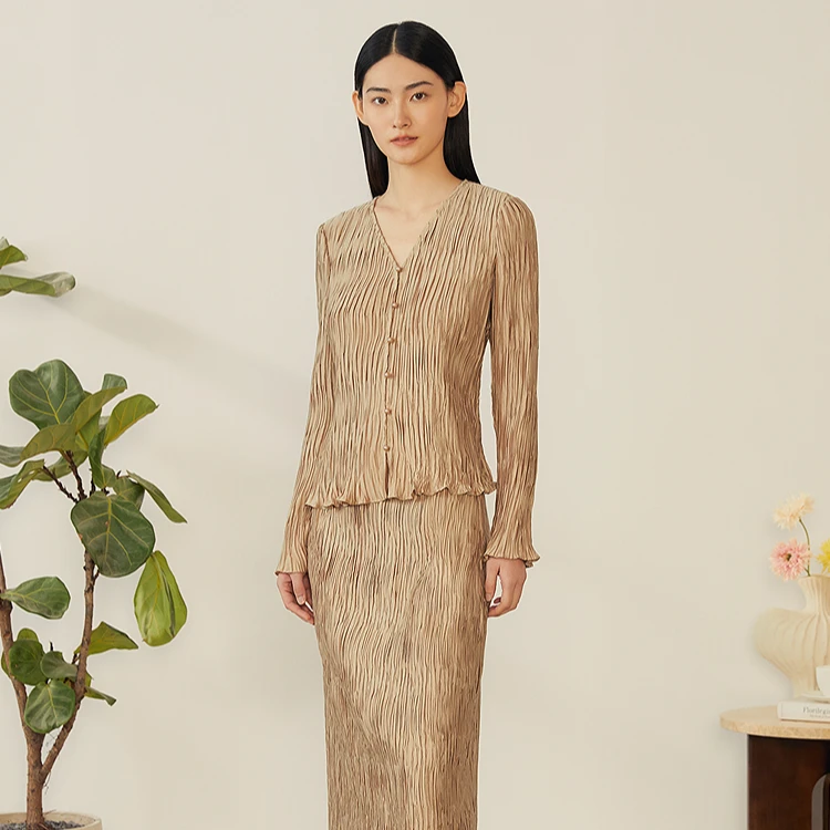 YINER音儿2025新款法式优雅手工褶艺美拉德轻上衣8C65170146