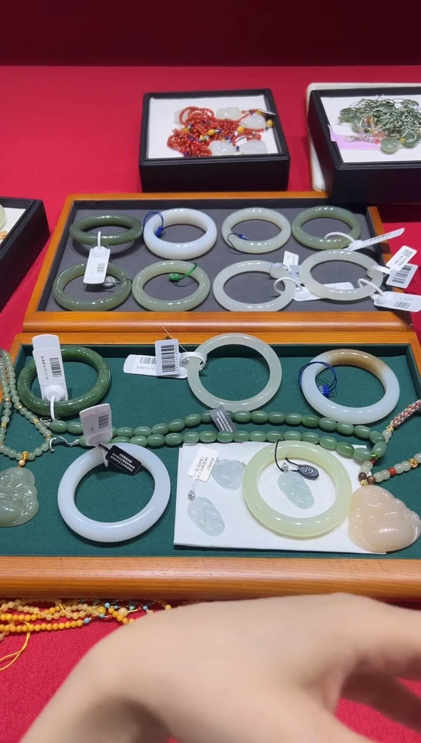 【闪购商品】淡水珍珠颈饰银S925镶嵌v0710项链