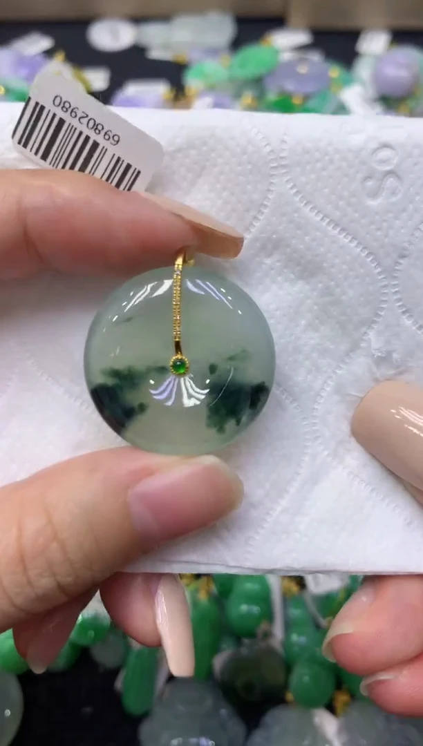 颈饰18K金镶嵌翡翠天然缅甸翡翠A货