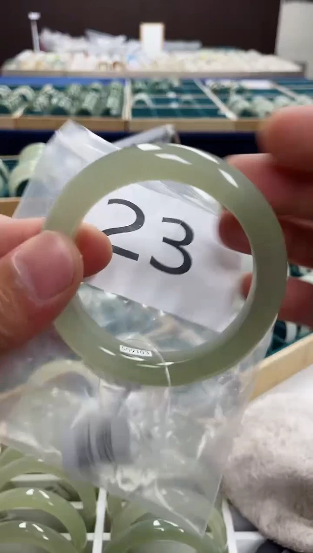 未镶嵌手镯和田玉和田玉手镯56.6 圈 23号