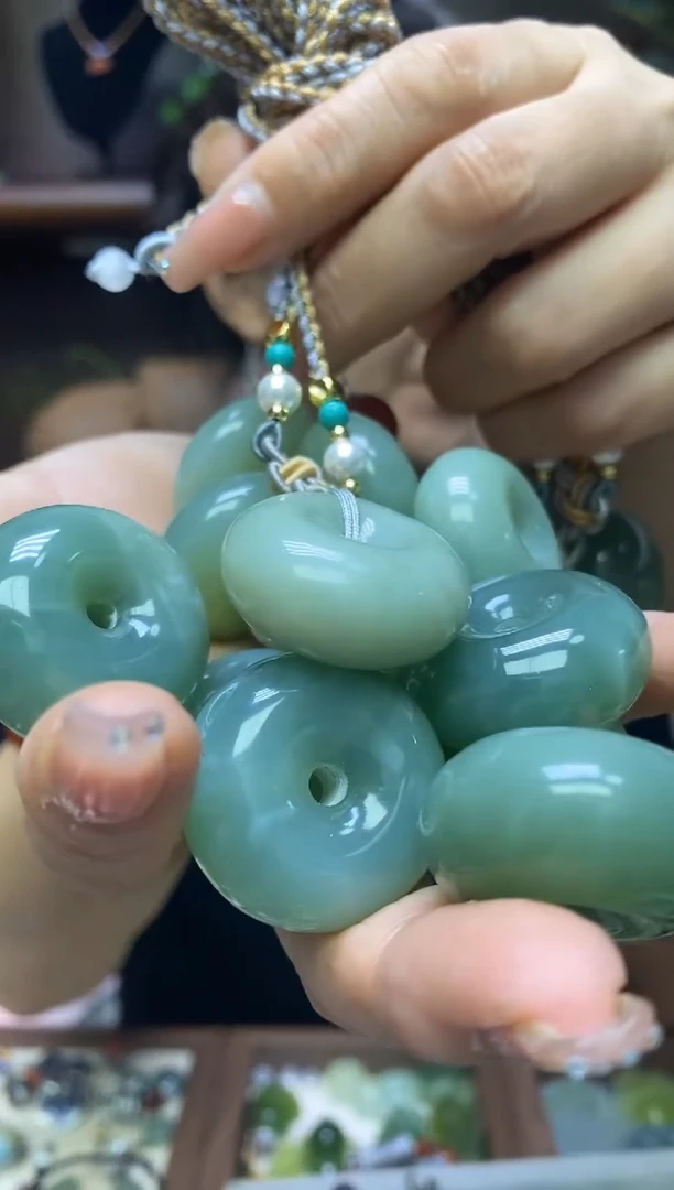 【闪购商品】岫玉吊坠未镶嵌多样性发货其中发一