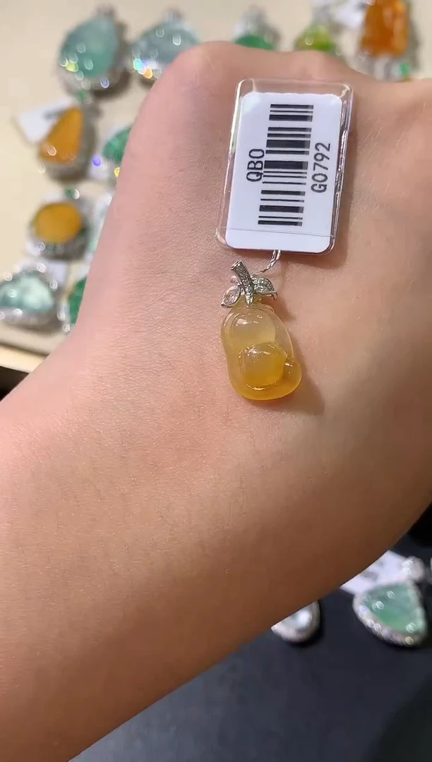 吊坠(不含链)18K金镶嵌翡翠W430|9800
