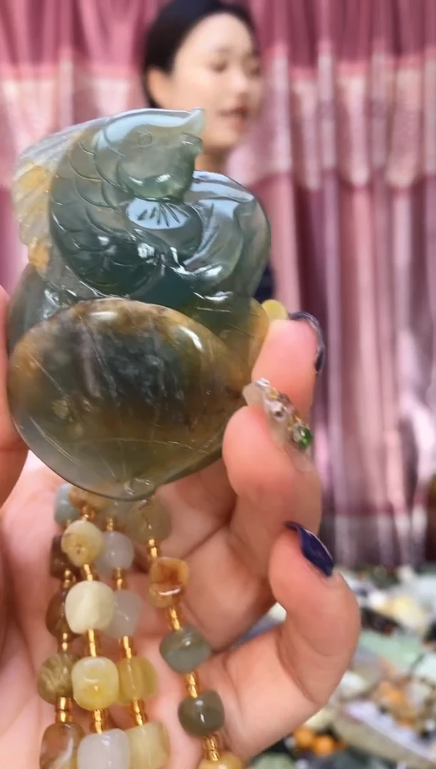 未镶嵌岫玉吊坠