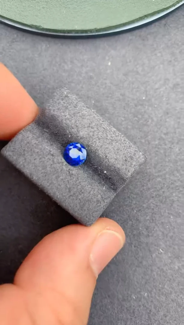裸石蓝宝石1.06ct 皇家蓝蓝宝石