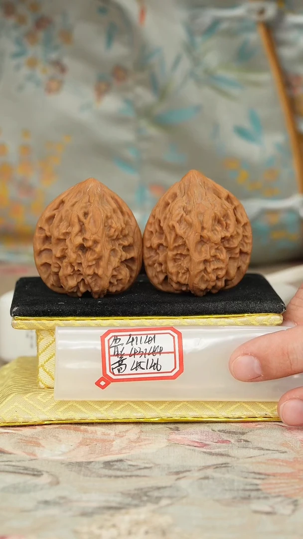 【闪购商品】文玩核桃把件鸡心有修