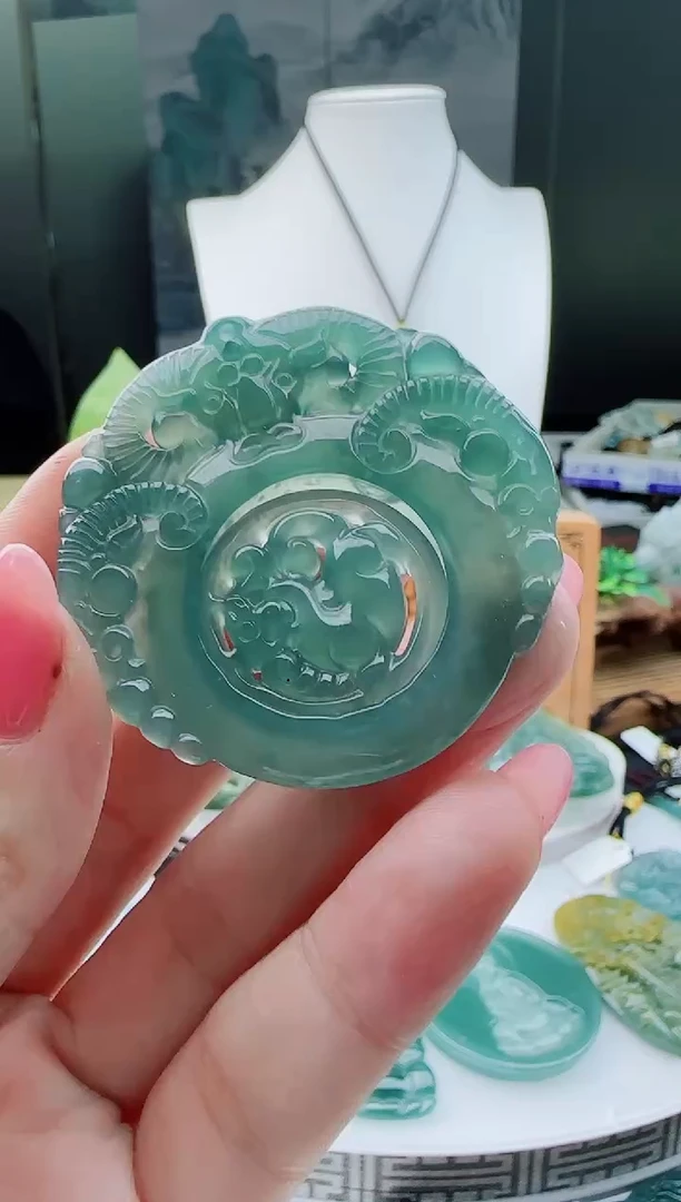 【闪购商品】翡翠颈饰未镶嵌多样性随机一件发货