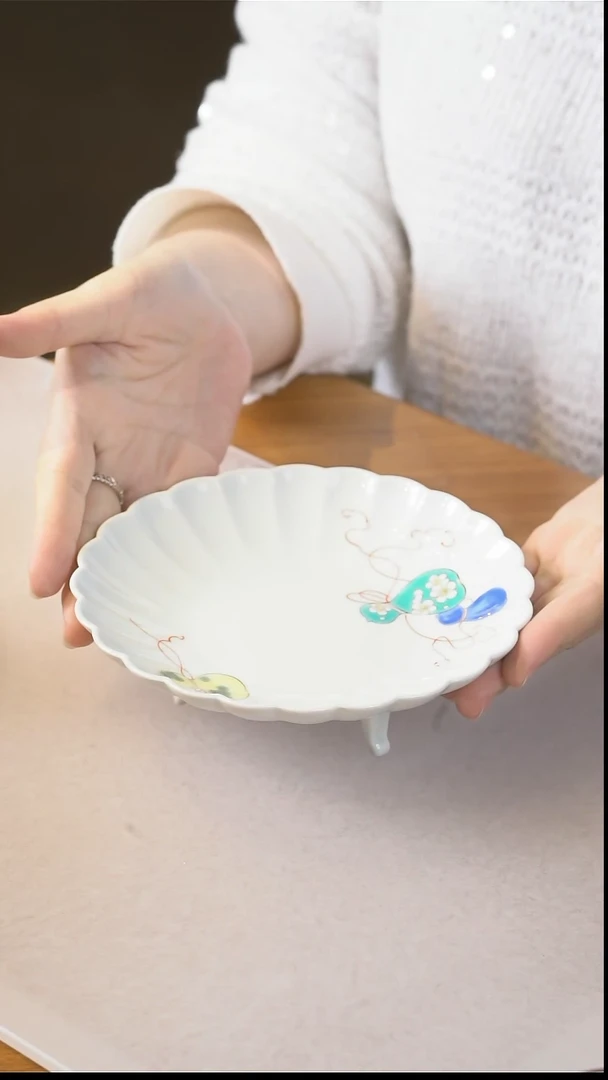 瓢亭造器丨粉彩金葫芦纹菊瓣三足盘