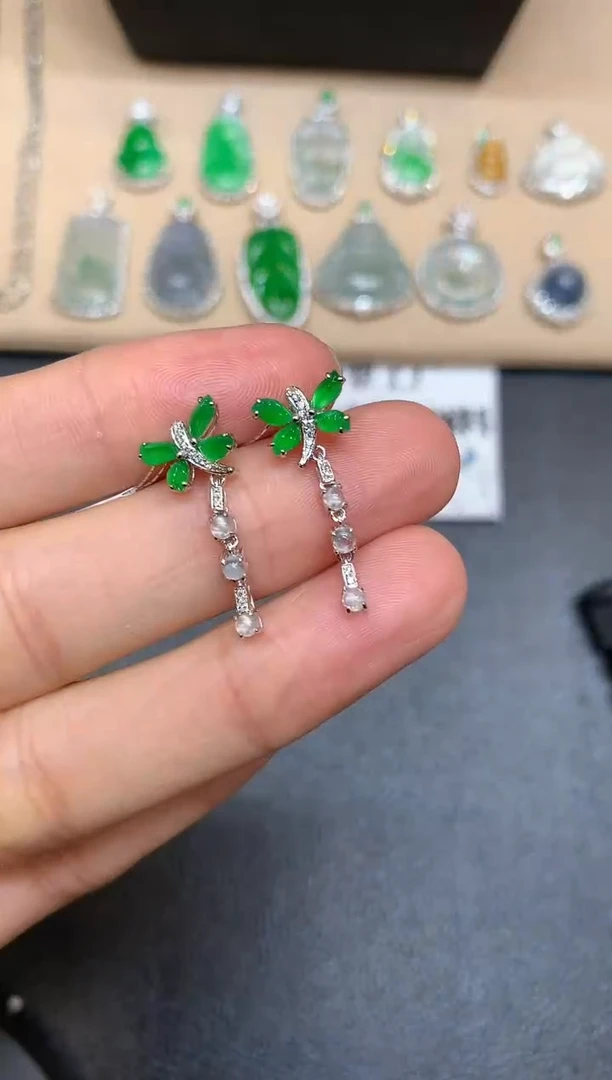 18K金镶嵌翡翠耳饰随形【无服务费