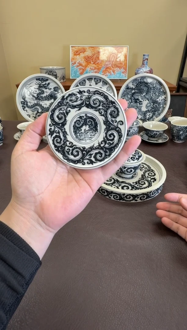 二号釉唐草纹盖置