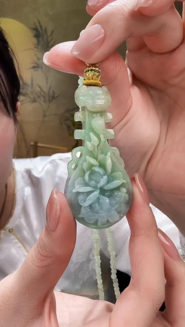 颈饰未镶嵌翡翠吊坠