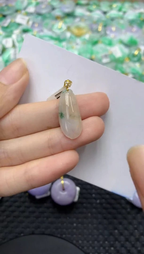 翡翠18K金镶嵌颈饰天然缅甸翡翠A货