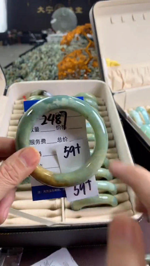 未镶嵌蛇纹石玉手镯2487