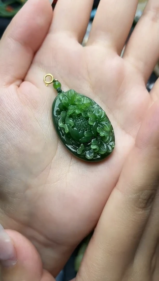 颈饰未镶嵌和田玉荷花