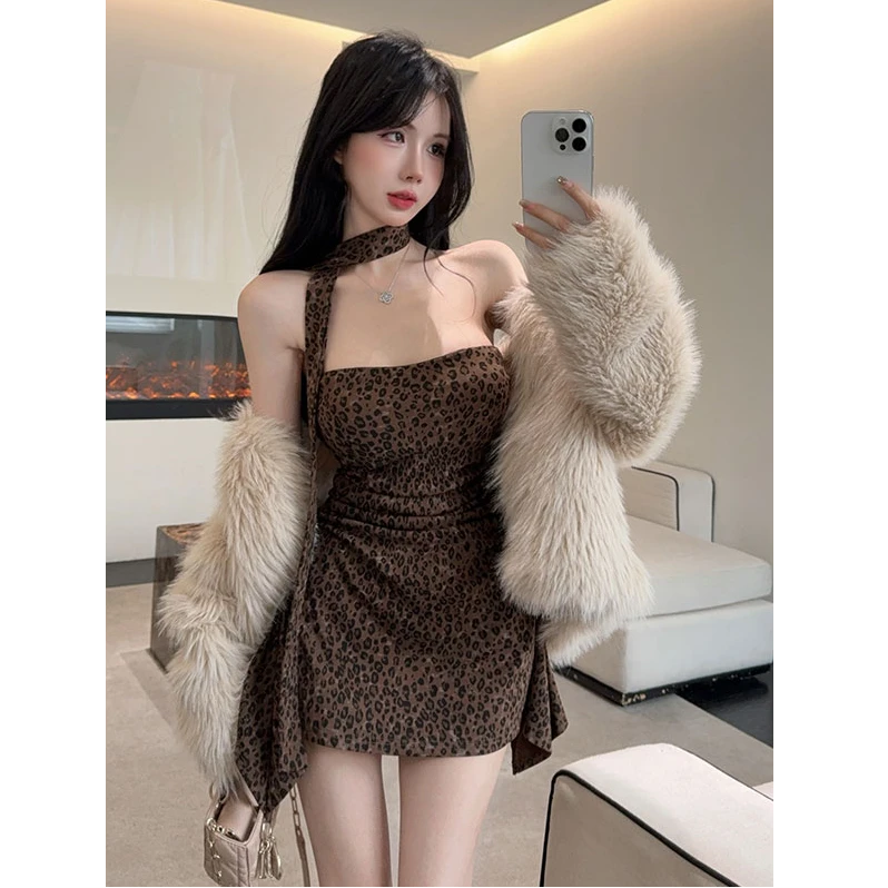 2025秋季新款性感豹纹抹胸连衣裙打底不规则包臀连衣裙带胸垫短裙