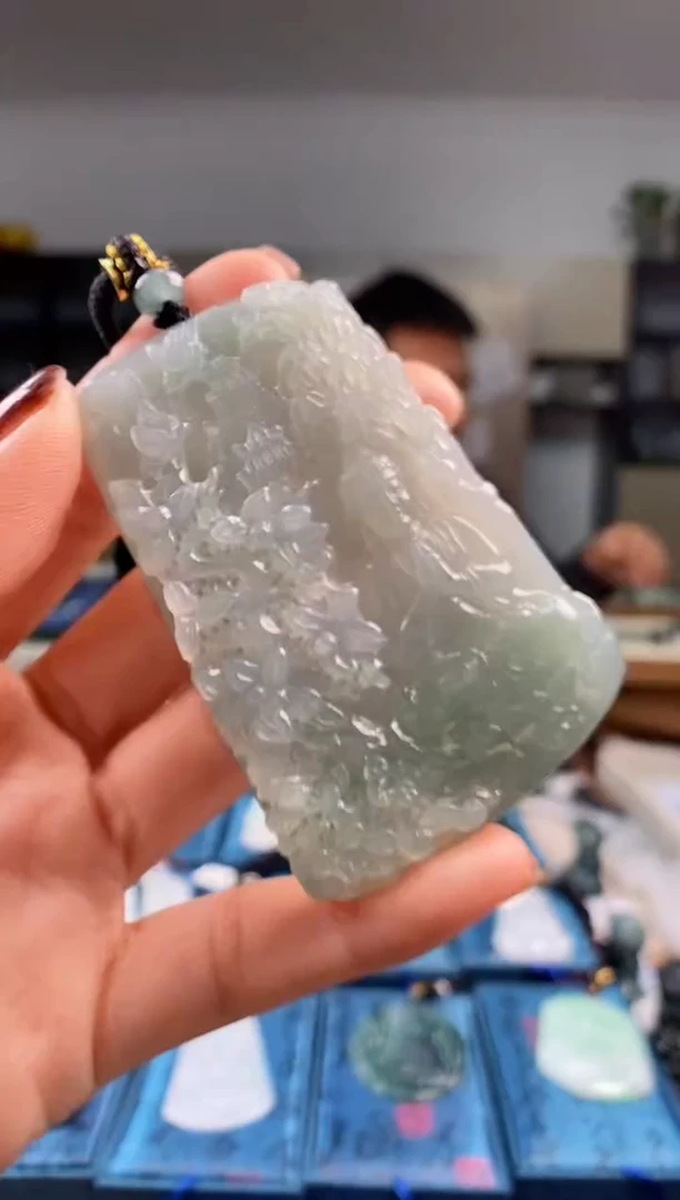 颈饰未镶嵌翡翠多样性发其一