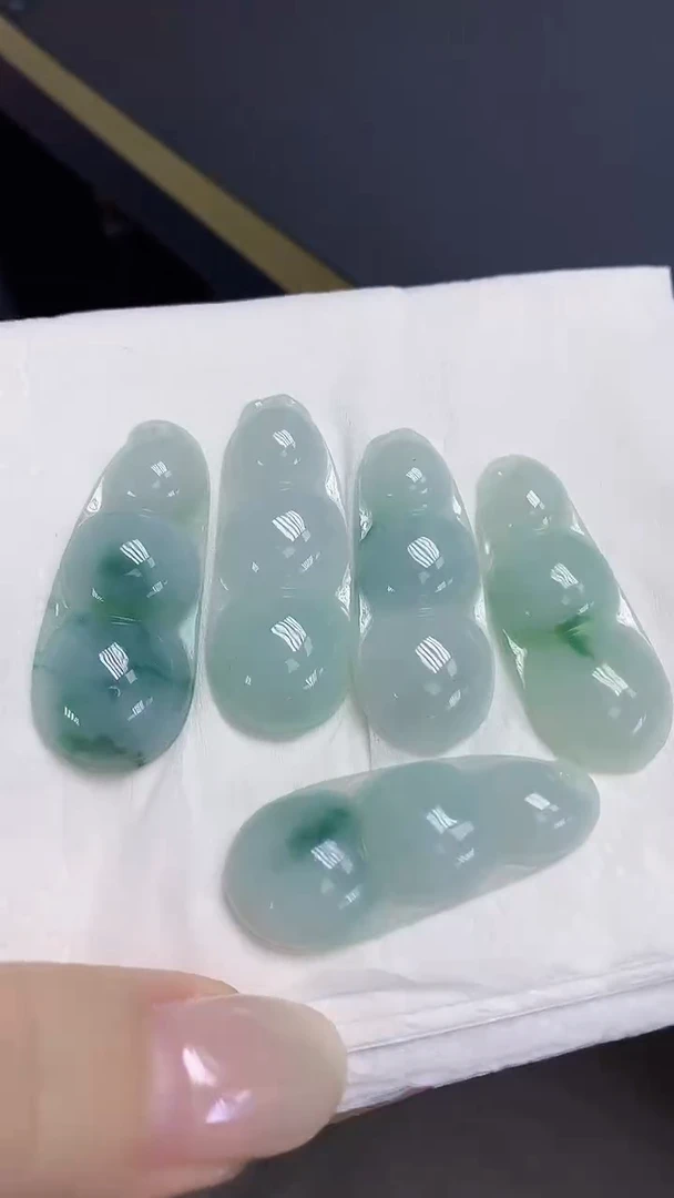 翡翠未镶嵌颈饰天然缅甸翡翠A货多样性发其一