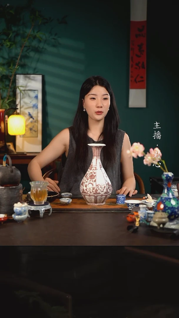 慕君禾古釉里红花卉八方花瓶