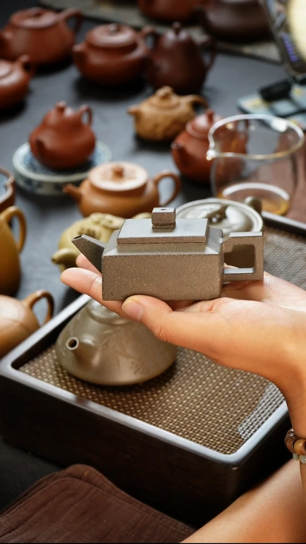 茶壶紫砂方山青段拍卖