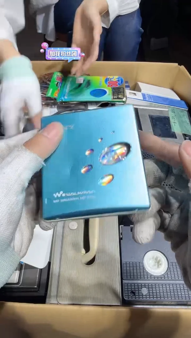 8新云**媒   148中古商品，瑕疵品，不保好坏。