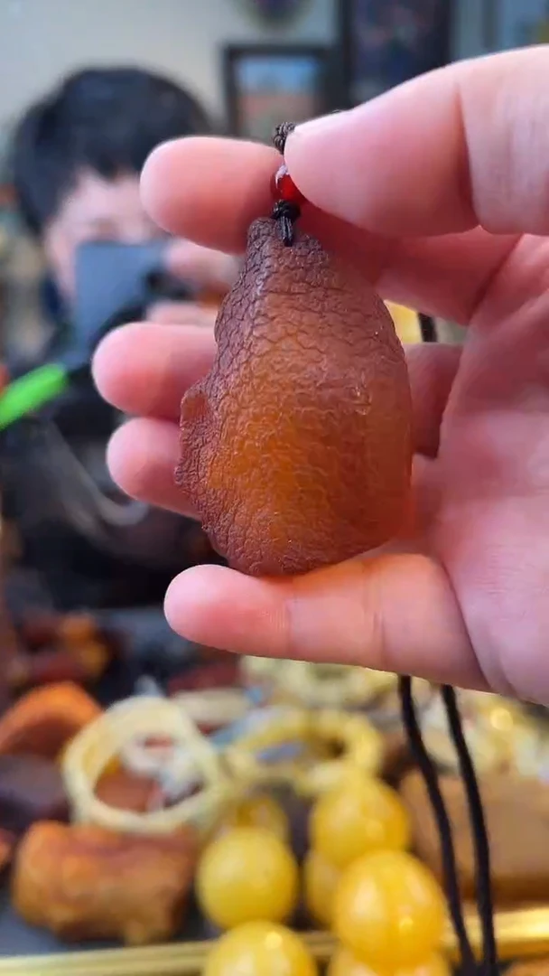 琥珀颈饰未镶嵌吊坠