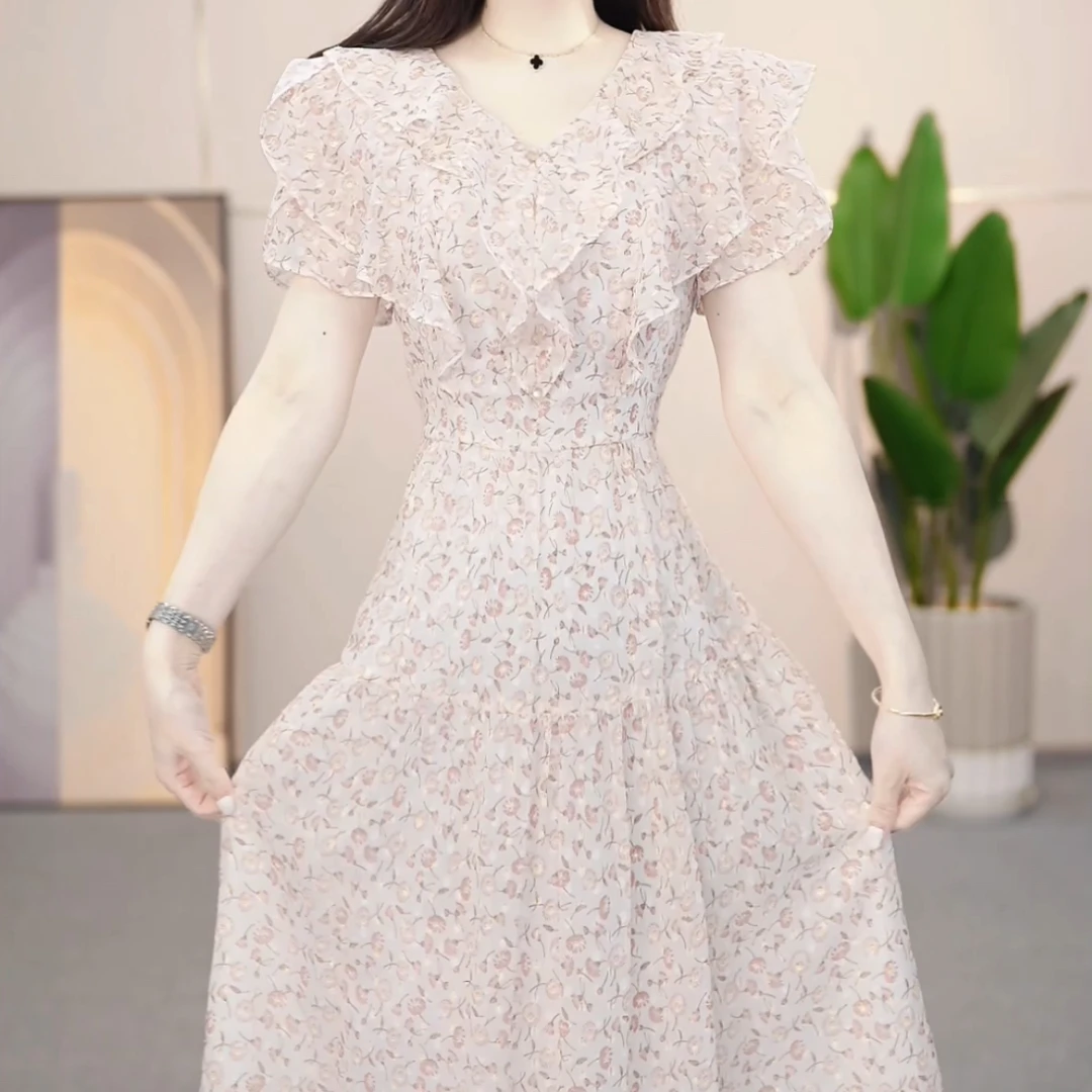 【依然定制】V领小雏菊 # 2025 夏季 显瘦 休闲 收腰  减龄 连衣裙