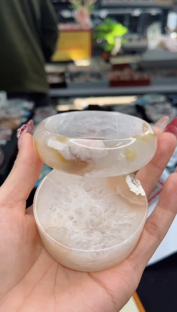 【闪购商品】石英质玉手镯未镶嵌59圈口（不退不换）1600309