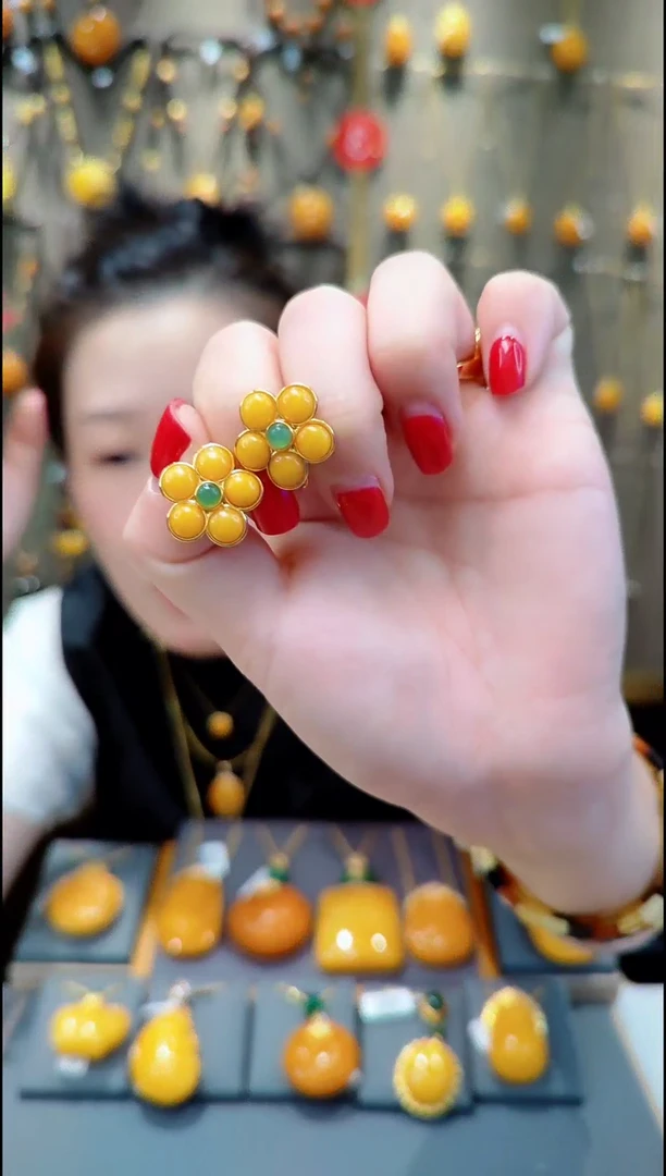 【闪购商品】蜜蜡耳饰银S925镀金镶嵌H655蜜蜡耳坠