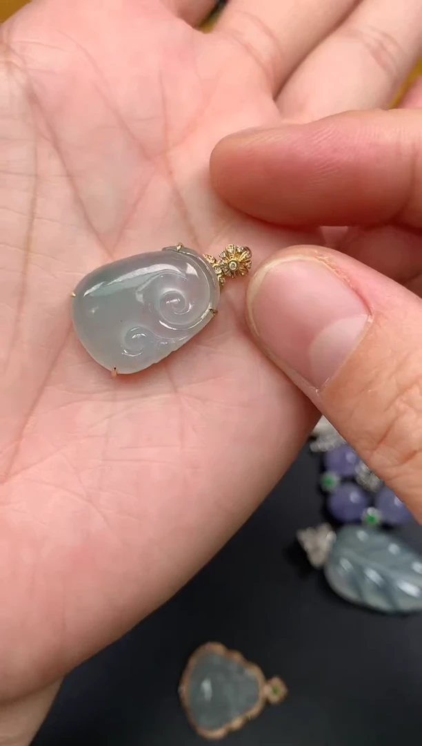 【闪购商品】翡翠颈饰18K金镶嵌一