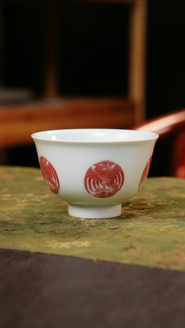 其他釉里红团凤纹单杯