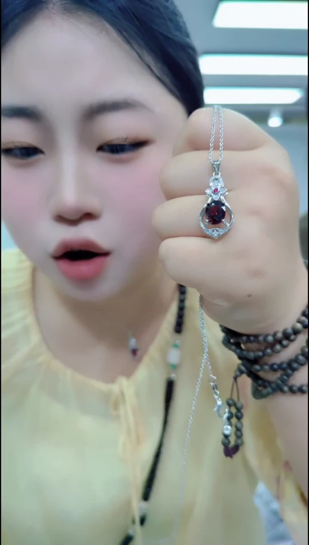 2803红色小吊坠子