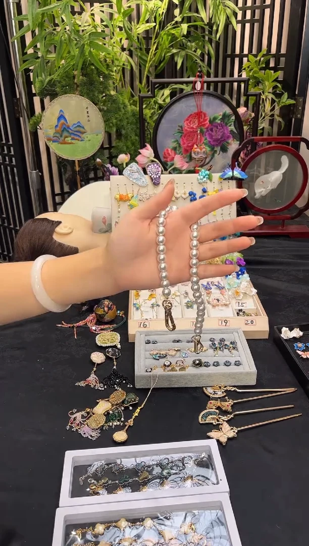织绣এ****?非遗苏绣手工饰品