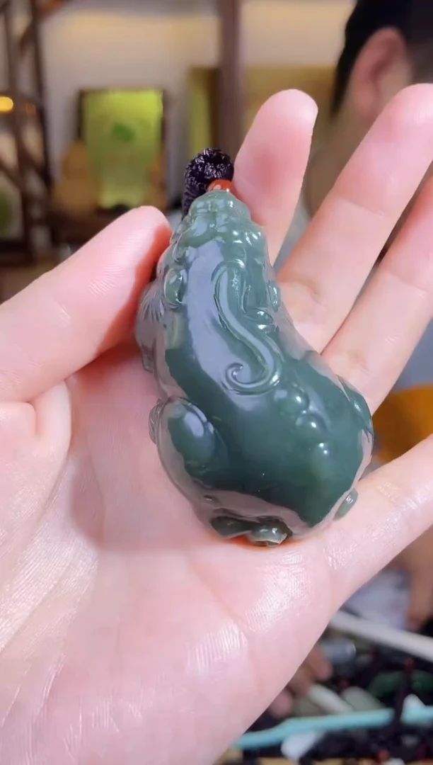 颈饰未镶嵌和田玉1