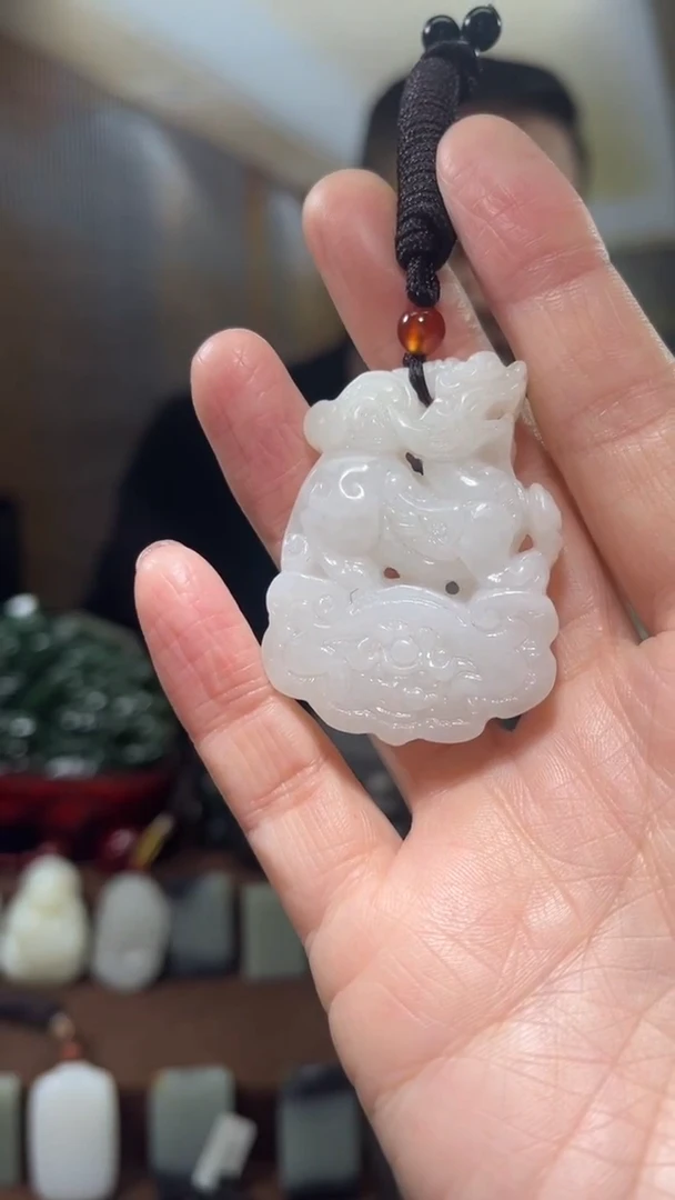 颈饰未镶嵌和田玉`