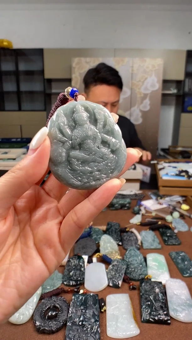 颈饰未镶嵌翡翠多样性发其一