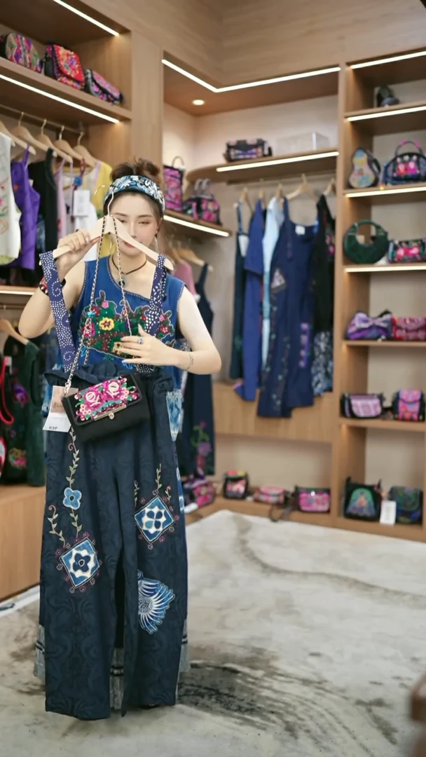 织绣L684背带裤黔东南苗族刺绣