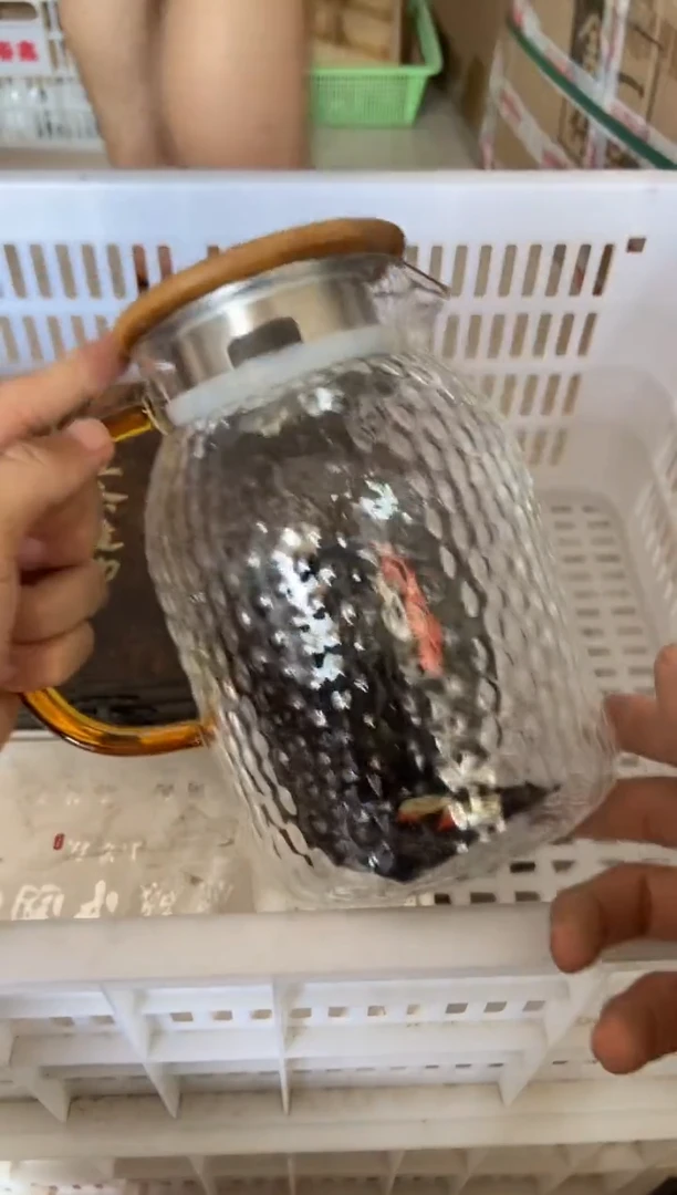 无运费险有瑕疵的摄影的产品有使用过的痕迹有点脏介意勿拍