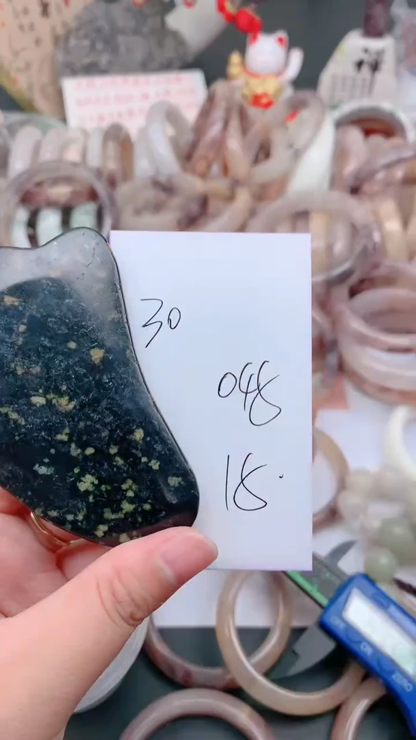未镶嵌手镯石英质玉045