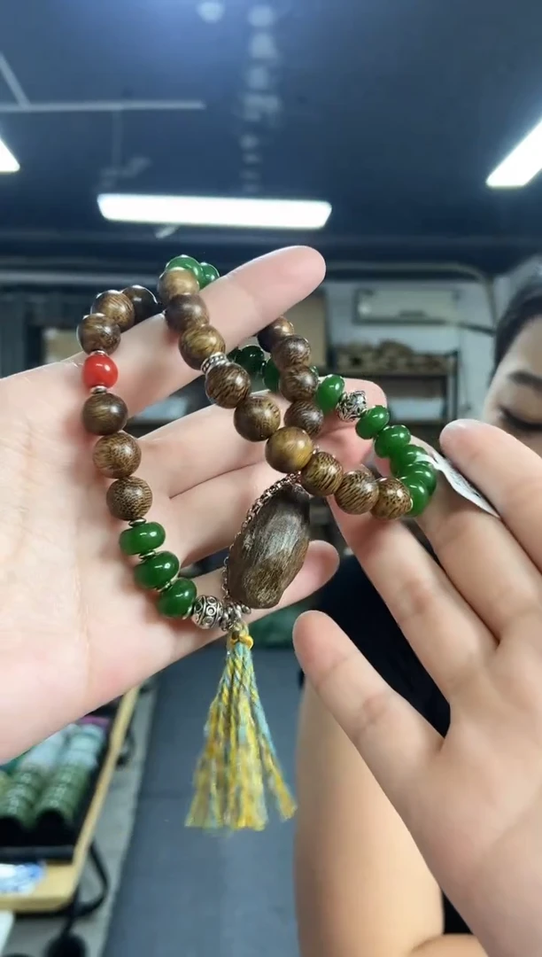 手串未镶嵌和田玉（碧玉）多样性发其一颜色微差