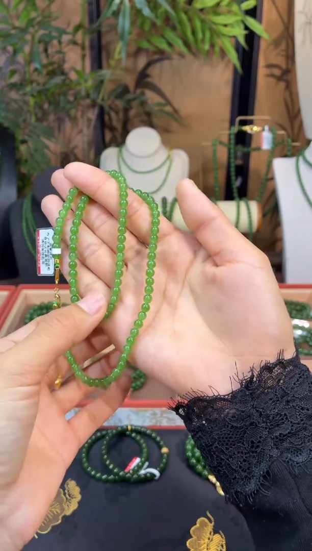 颈饰银S925镶嵌和田玉（碧玉）5冰果绿无矿锁骨链