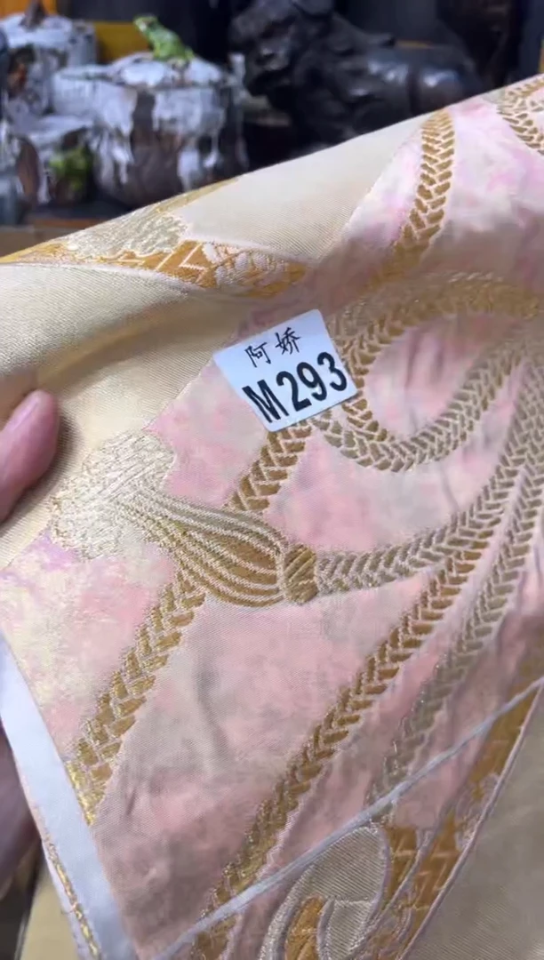 【闪购商品】瓷片293 趴在墙上等红杏  趴在墙上等红杏